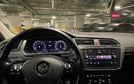 Volkswagen Tiguan II, 2018 год, 2 550 000 рублей, 6 фотография