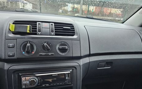 Skoda Fabia II, 2011 год, 800 000 рублей, 12 фотография