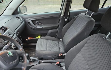 Skoda Fabia II, 2011 год, 800 000 рублей, 13 фотография