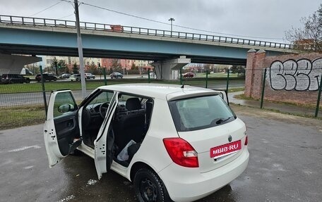 Skoda Fabia II, 2011 год, 800 000 рублей, 5 фотография