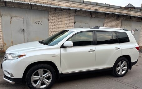 Toyota Highlander III, 2012 год, 2 600 000 рублей, 3 фотография