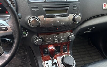 Toyota Highlander III, 2012 год, 2 600 000 рублей, 6 фотография