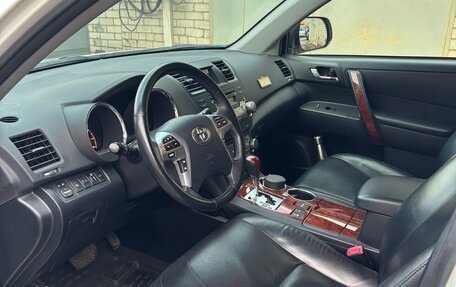 Toyota Highlander III, 2012 год, 2 600 000 рублей, 5 фотография