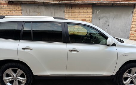 Toyota Highlander III, 2012 год, 2 600 000 рублей, 10 фотография