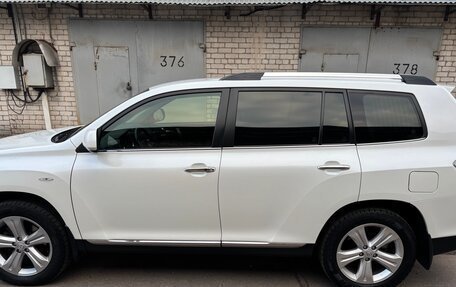 Toyota Highlander III, 2012 год, 2 600 000 рублей, 9 фотография