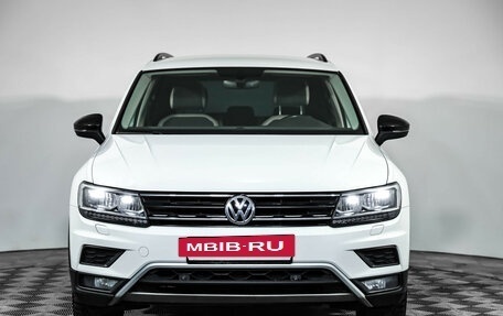 Volkswagen Tiguan II, 2018 год, 2 569 000 рублей, 2 фотография