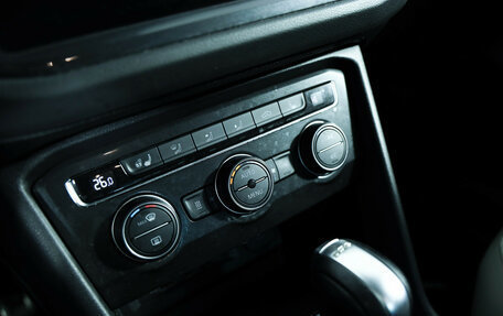 Volkswagen Tiguan II, 2018 год, 2 569 000 рублей, 12 фотография