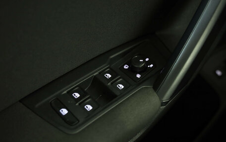 Volkswagen Tiguan II, 2018 год, 2 569 000 рублей, 16 фотография