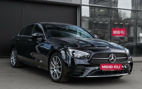 Mercedes-Benz E-Класс, 2021 год, 6 000 000 рублей, 3 фотография