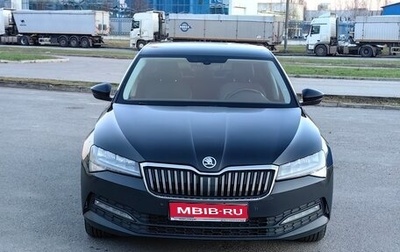 Skoda Superb III рестайлинг, 2021 год, 2 700 000 рублей, 1 фотография