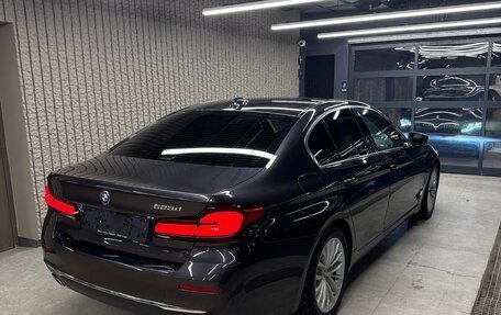 BMW 5 серия, 2023 год, 6 600 000 рублей, 2 фотография