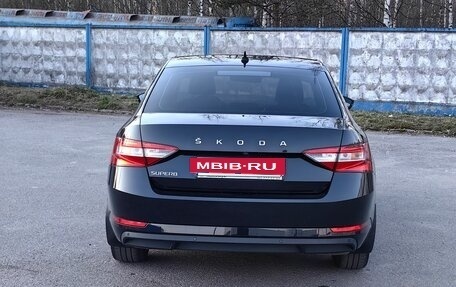 Skoda Superb III рестайлинг, 2021 год, 2 700 000 рублей, 2 фотография