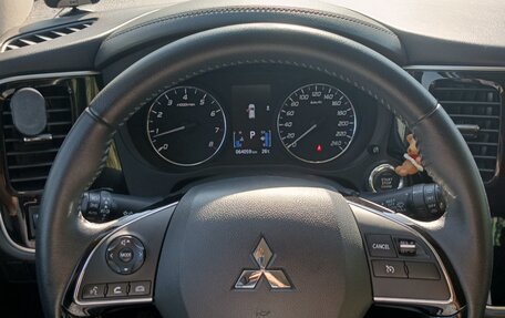 Mitsubishi Outlander III рестайлинг 3, 2021 год, 2 350 000 рублей, 17 фотография