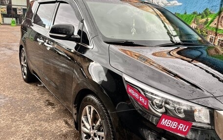 KIA Carnival III, 2018 год, 3 150 000 рублей, 2 фотография