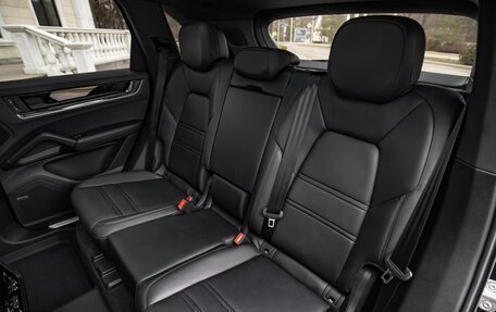 Porsche Cayenne III, 2023 год, 18 500 000 рублей, 23 фотография