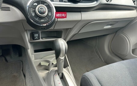 Honda Insight II рестайлинг, 2010 год, 700 000 рублей, 17 фотография