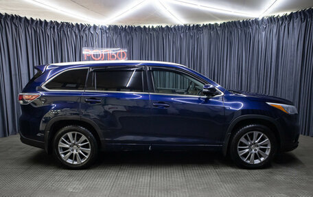 Toyota Highlander III, 2014 год, 2 498 000 рублей, 4 фотография