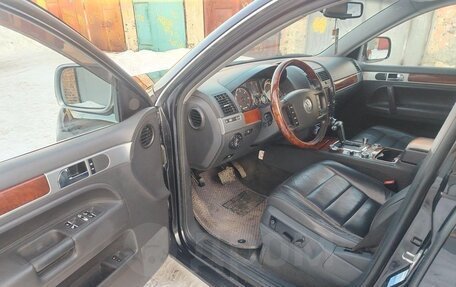 Volkswagen Touareg III, 2005 год, 695 000 рублей, 8 фотография