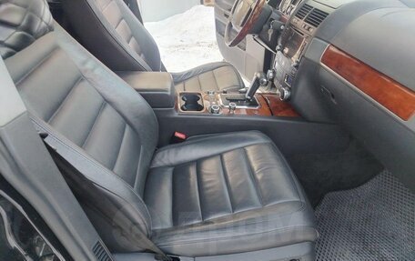 Volkswagen Touareg III, 2005 год, 695 000 рублей, 10 фотография