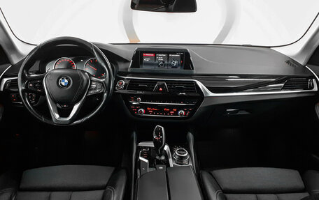 BMW 5 серия, 2017 год, 3 000 000 рублей, 8 фотография