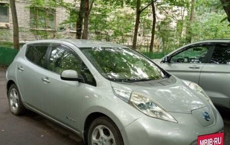Nissan Leaf I, 2011 год, 900 000 рублей, 2 фотография
