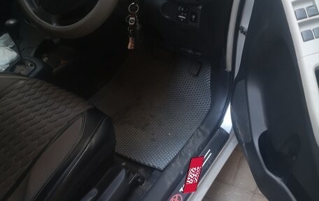 Toyota Vitz, 2005 год, 500 000 рублей, 9 фотография