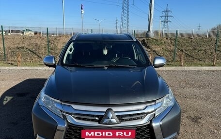 Mitsubishi Pajero Sport III рестайлинг, 2018 год, 2 700 000 рублей, 3 фотография