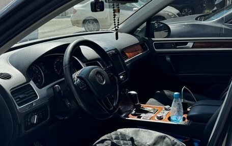 Volkswagen Touareg III, 2010 год, 1 555 000 рублей, 11 фотография