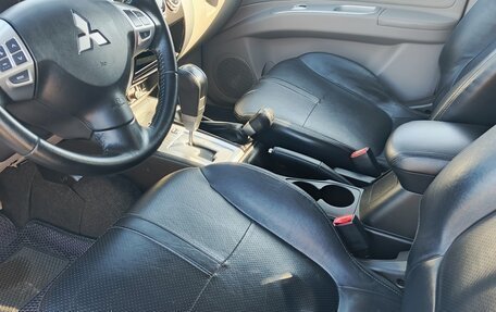 Mitsubishi Pajero Sport II рестайлинг, 2013 год, 1 800 000 рублей, 9 фотография