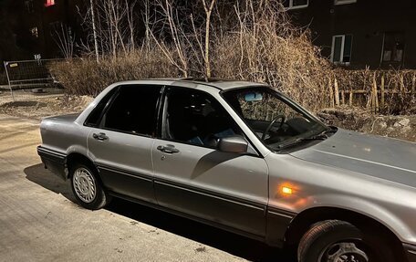 Mitsubishi Galant VIII, 1989 год, 125 000 рублей, 3 фотография