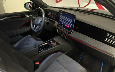 Volkswagen Tiguan, 2024 год, 4 600 000 рублей, 7 фотография