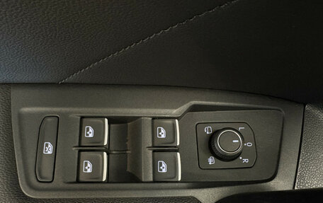 Volkswagen Tiguan II, 2018 год, 3 499 000 рублей, 13 фотография