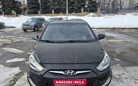 Hyundai Solaris II рестайлинг, 2013 год, 560 000 рублей, 2 фотография