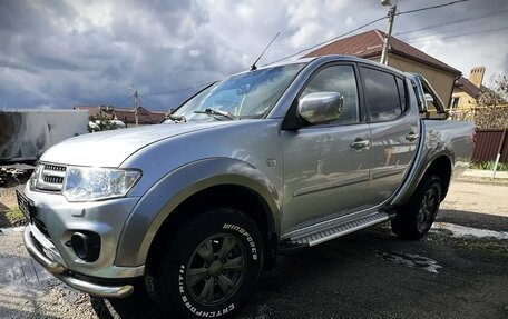 Mitsubishi L200 IV рестайлинг, 2014 год, 1 890 000 рублей, 4 фотография