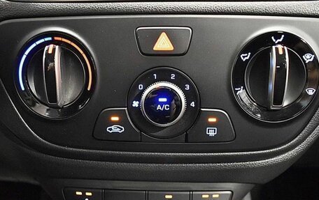 Hyundai Solaris II рестайлинг, 2019 год, 850 000 рублей, 2 фотография