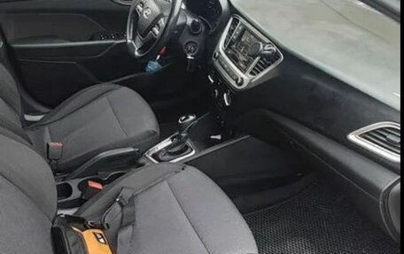 Hyundai Solaris II рестайлинг, 2019 год, 850 000 рублей, 9 фотография