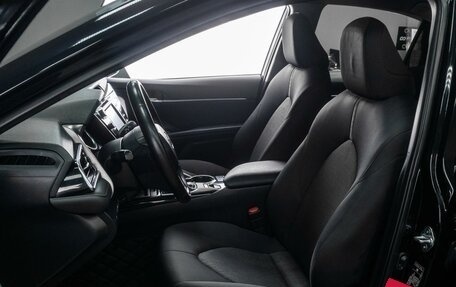 Toyota Camry, 2018 год, 2 649 000 рублей, 10 фотография