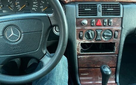 Mercedes-Benz E-Класс, 1998 год, 135 000 рублей, 6 фотография