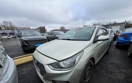 Hyundai Solaris II рестайлинг, 2017 год, 650 000 рублей, 1 фотография