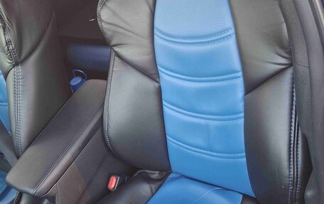 Toyota Prius IV XW50, 2016 год, 1 900 000 рублей, 4 фотография