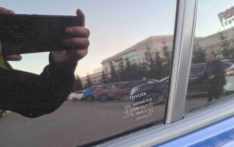 Toyota Prius IV XW50, 2016 год, 1 900 000 рублей, 16 фотография