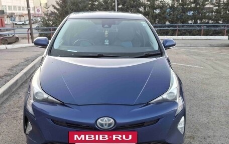 Toyota Prius IV XW50, 2016 год, 1 900 000 рублей, 21 фотография