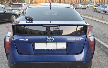 Toyota Prius IV XW50, 2016 год, 1 900 000 рублей, 32 фотография