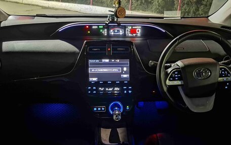 Toyota Prius IV XW50, 2016 год, 1 900 000 рублей, 36 фотография