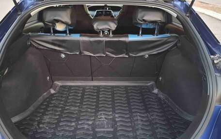 Toyota Prius IV XW50, 2016 год, 1 900 000 рублей, 28 фотография