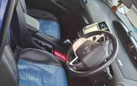 Toyota Prius IV XW50, 2016 год, 1 900 000 рублей, 29 фотография