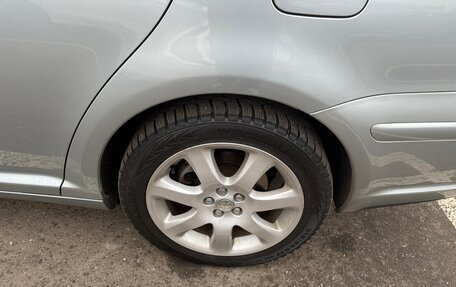 Toyota Avensis III рестайлинг, 2007 год, 900 000 рублей, 27 фотография