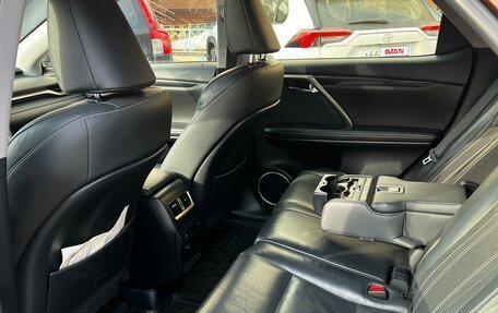 Lexus RX IV рестайлинг, 2017 год, 4 300 000 рублей, 6 фотография