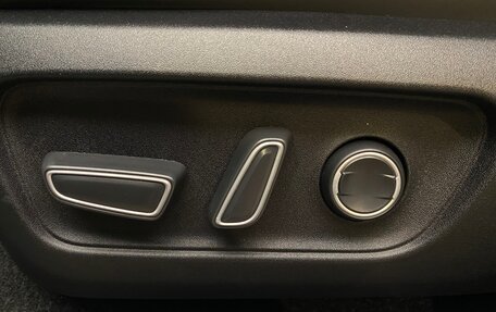 Toyota RAV4, 2025 год, 4 550 000 рублей, 22 фотография