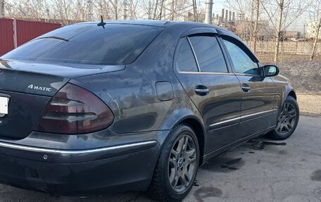 Mercedes-Benz E-Класс, 2004 год, 750 000 рублей, 6 фотография